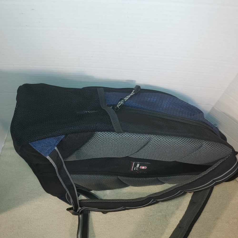 Swiss+Gear by Wenger Colbalt 16" Laptop Backpack - Picture 9 of 10